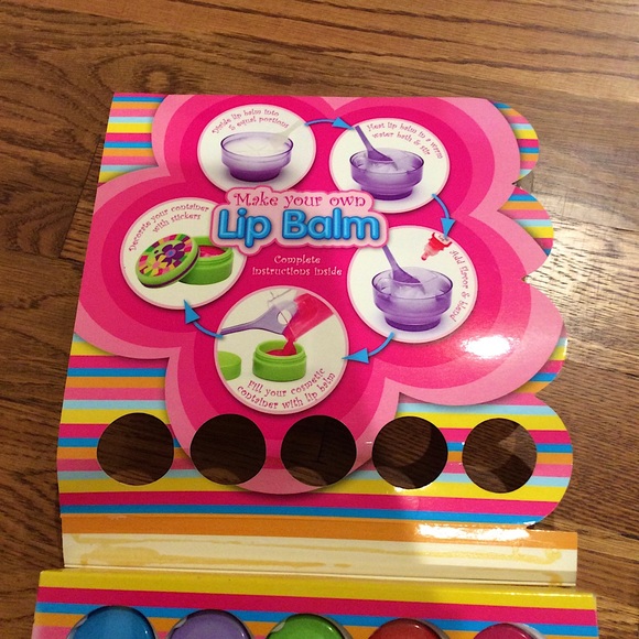 Make your own Lip Balm (Brand New) - Picture 2 of 4